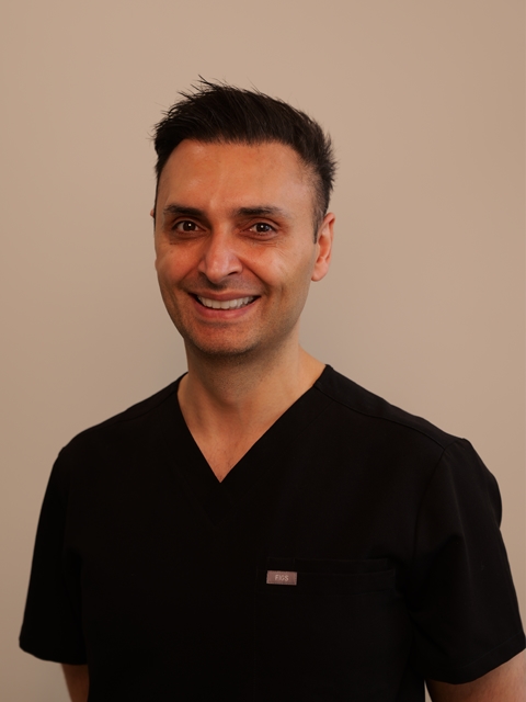 Dr Naiz Khan